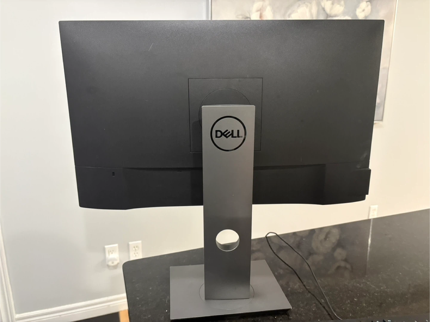 Dell P2419H Flat Panel Monitor - photo 3