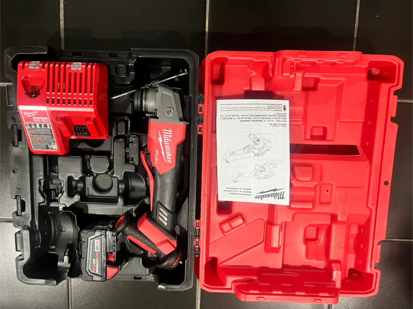 Milwaukee M18 FUEL 4-1/2" Braking Angle Grinder Kit - photo 2