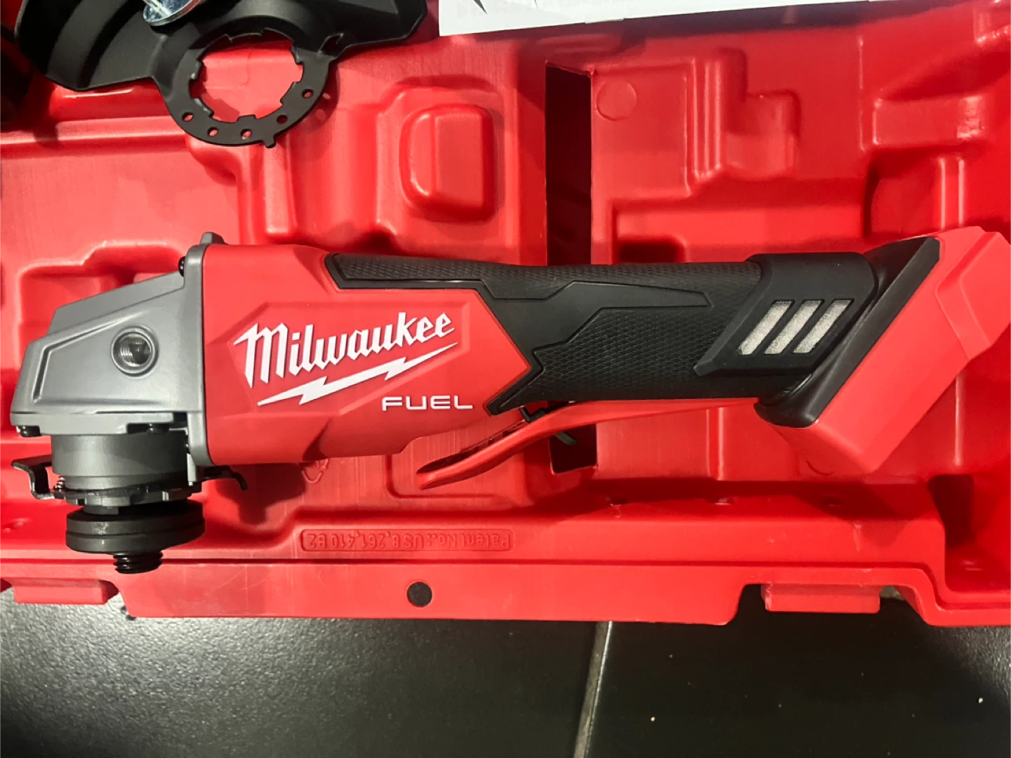 Milwaukee M18 FUEL 4-1/2" Braking Angle Grinder Kit - photo 3