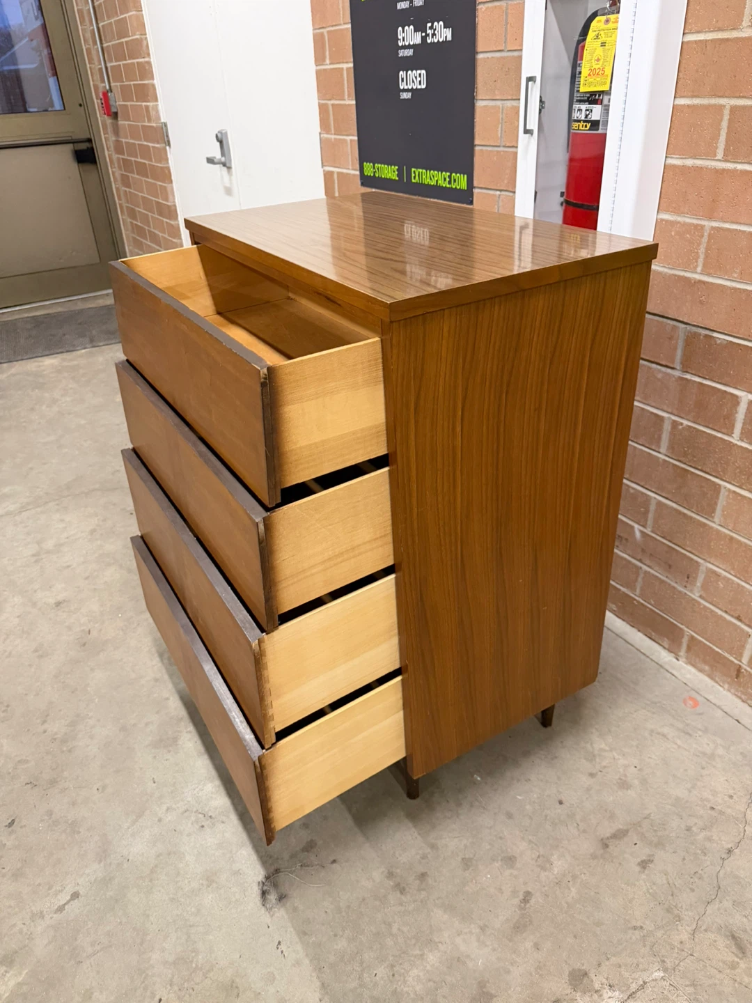 Mid-Century Modern 4-Drawer Dresser - photo 4