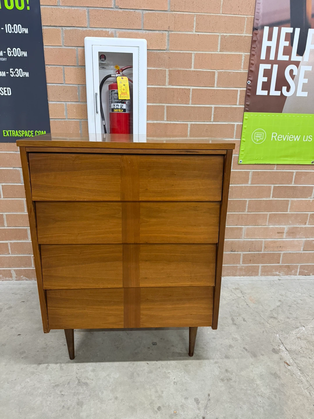 Mid-Century Modern 4-Drawer Dresser - photo 5