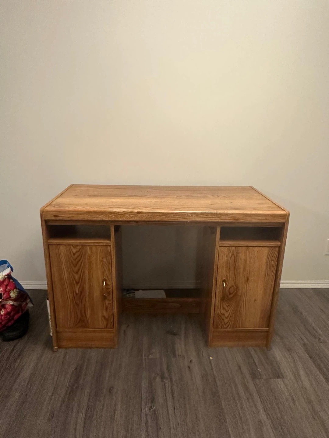 Wooden Desk with Hutch and Shelf Unit - photo 4