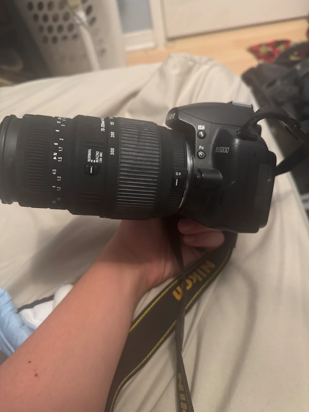 Nikon D3000 DSLR Camera with Zoom Lens - photo 3