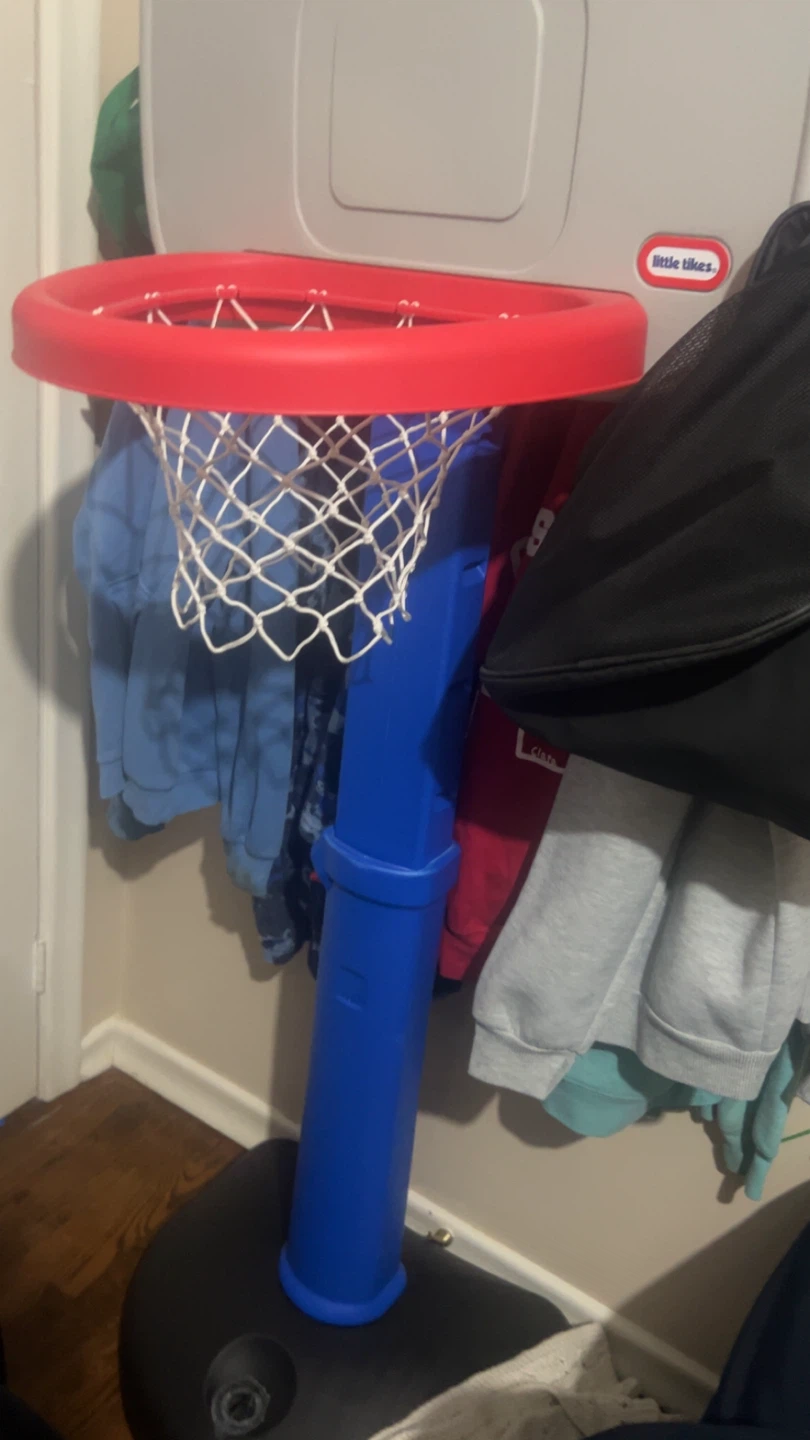 Little Tikes Adjustable Basketball Hoop