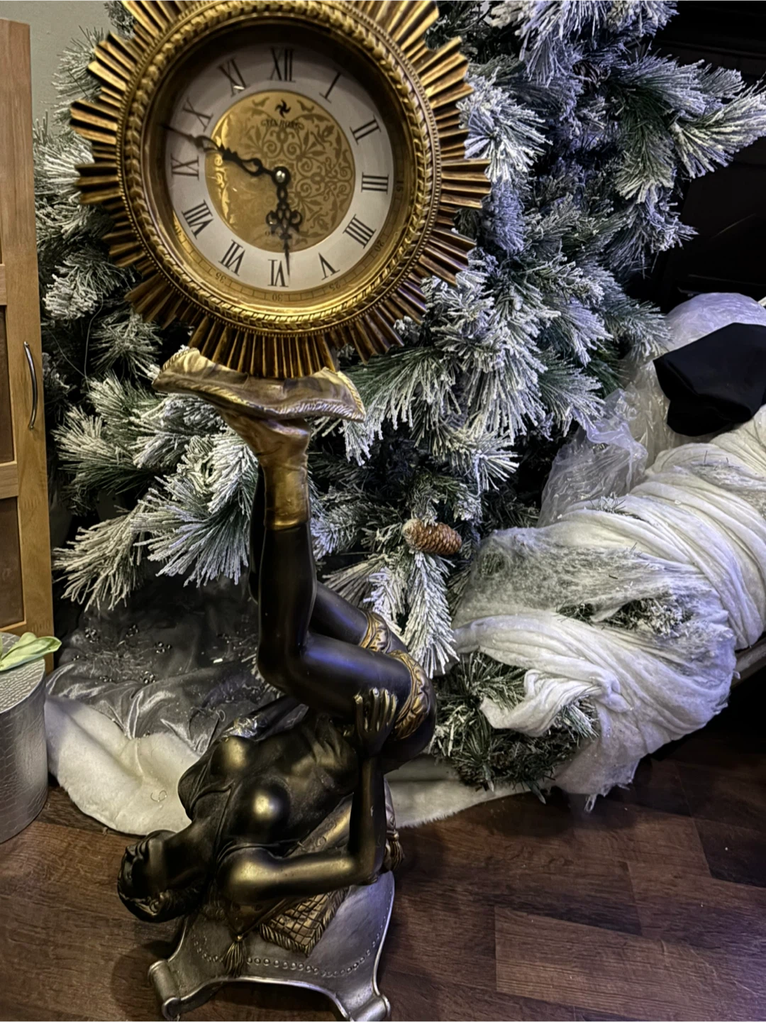 Decorative Figurine with Clock - photo 2