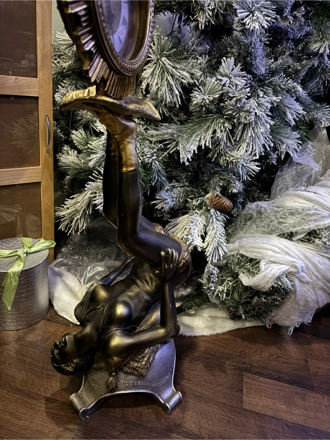 Decorative Figurine with Clock - photo 3