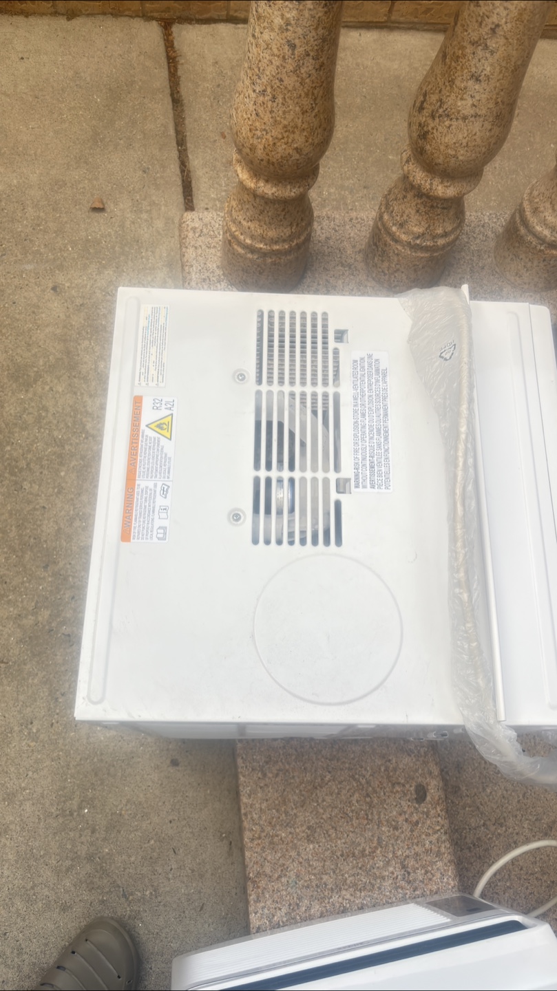 Midea Window Air Conditioner - photo 5