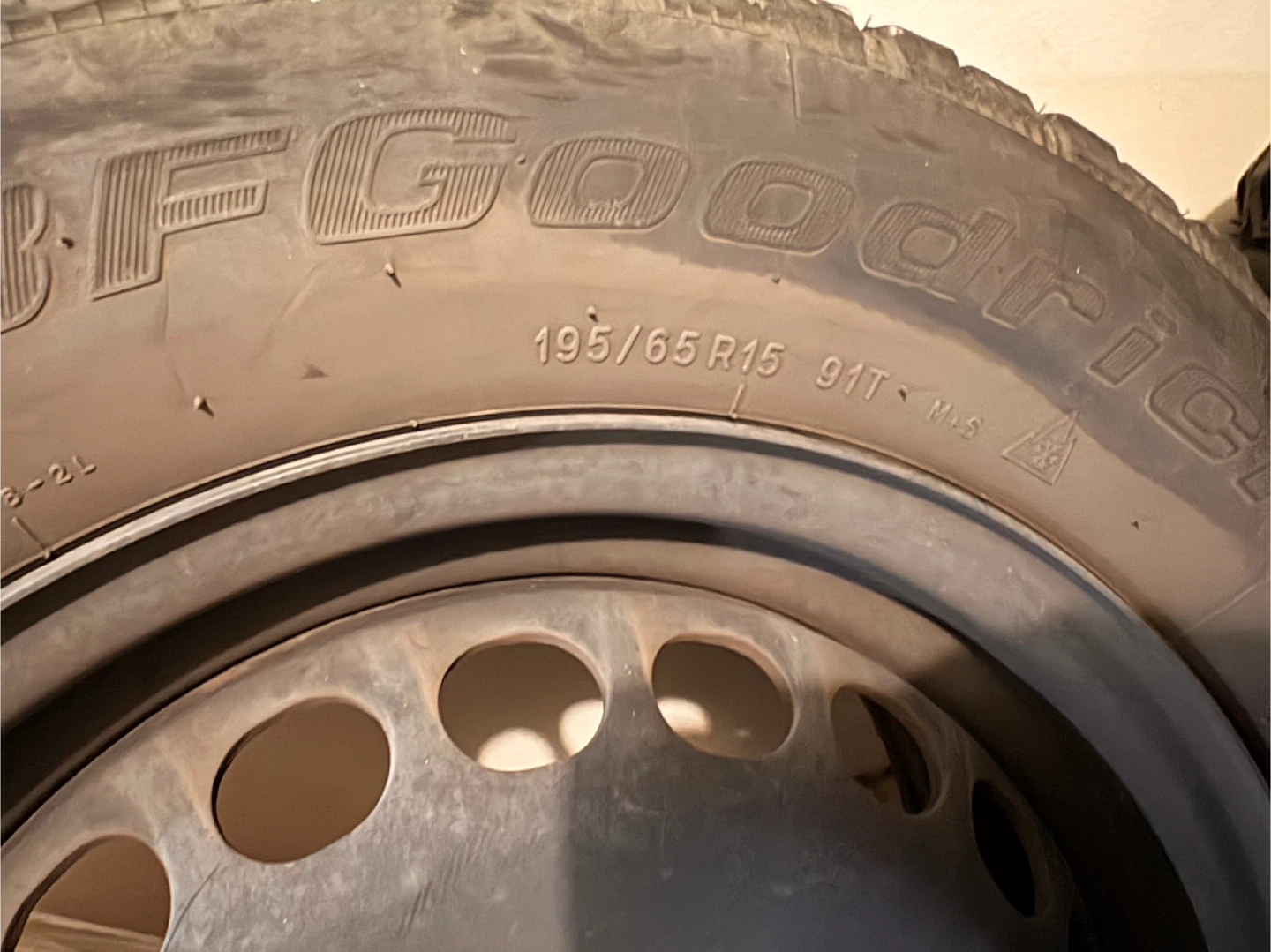 BF Goodrich Winter Tires on Rims - 195/65R15 - photo 4