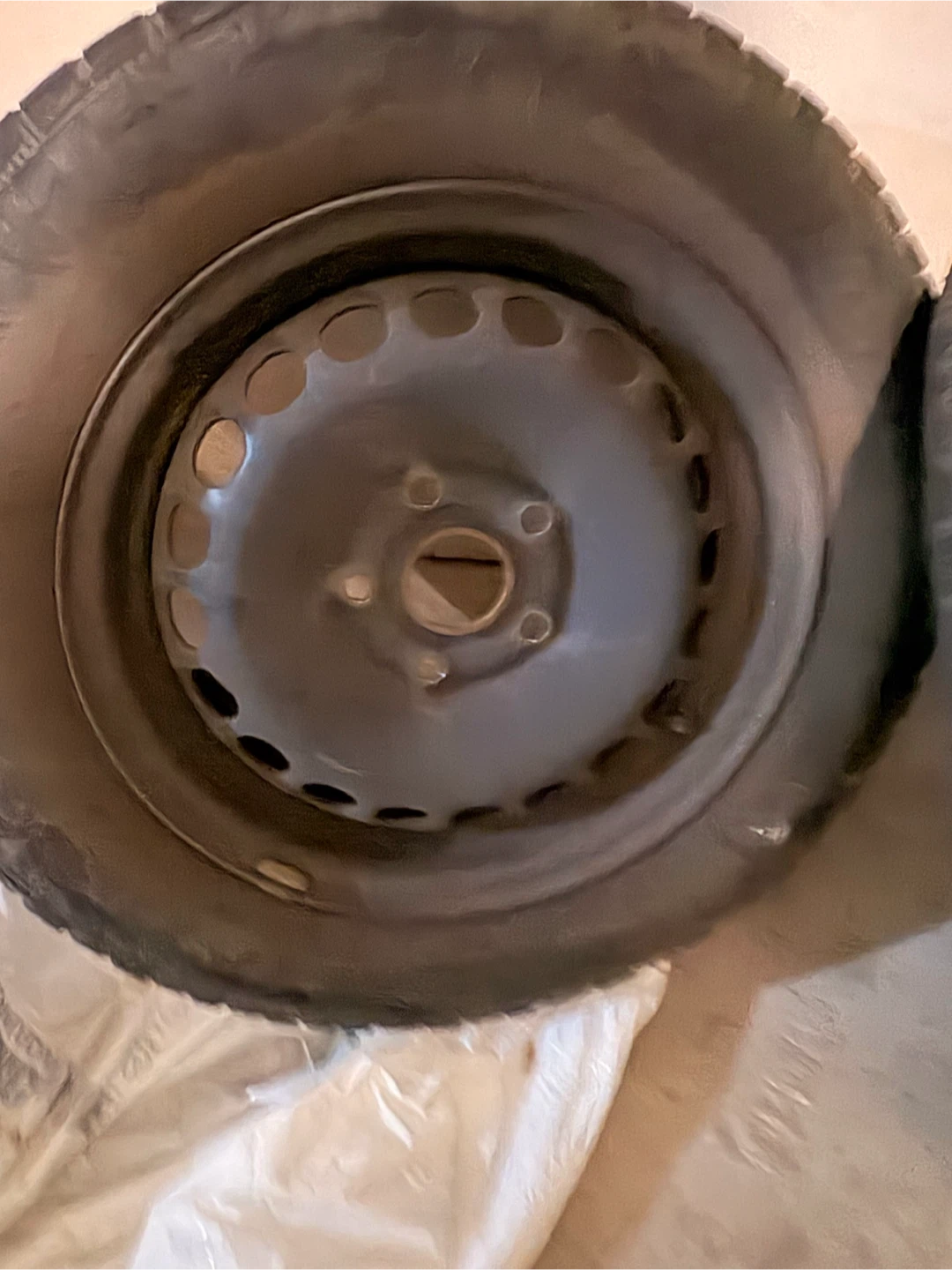 BF Goodrich Winter Tires on Rims - 195/65R15 - photo 3