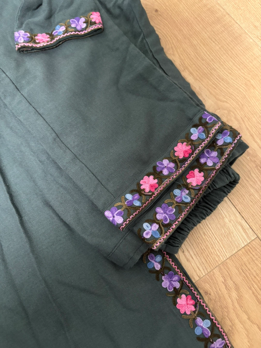 Stylish Dark Grey Floral Embroidered Kur - photo 4