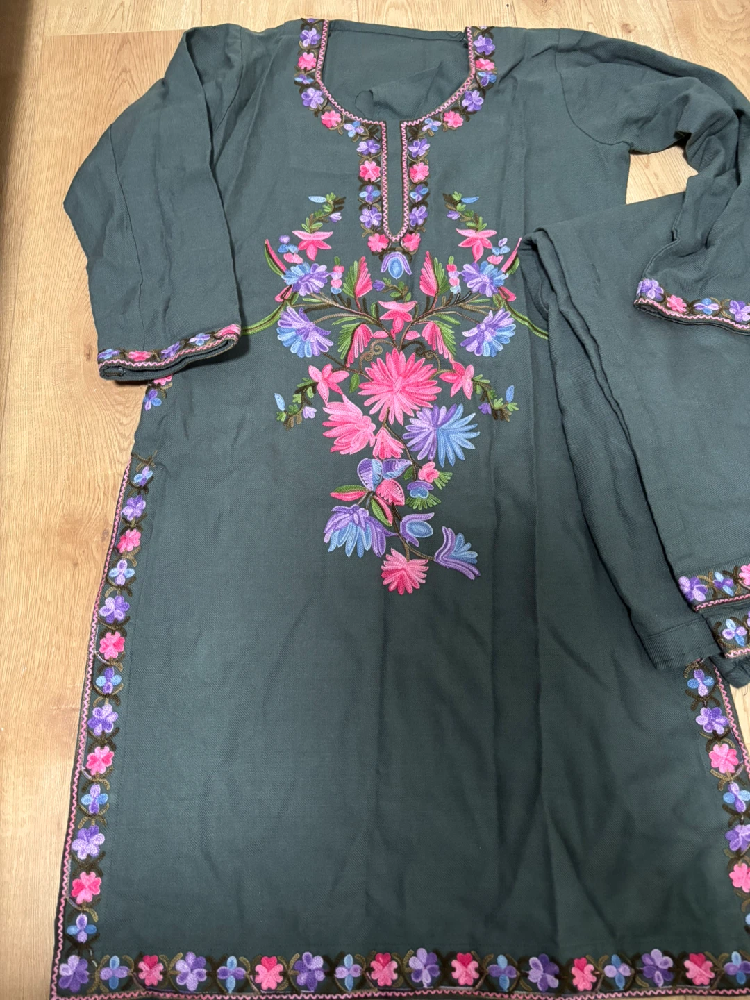 Stylish Dark Grey Floral Embroidered Kur - photo 2