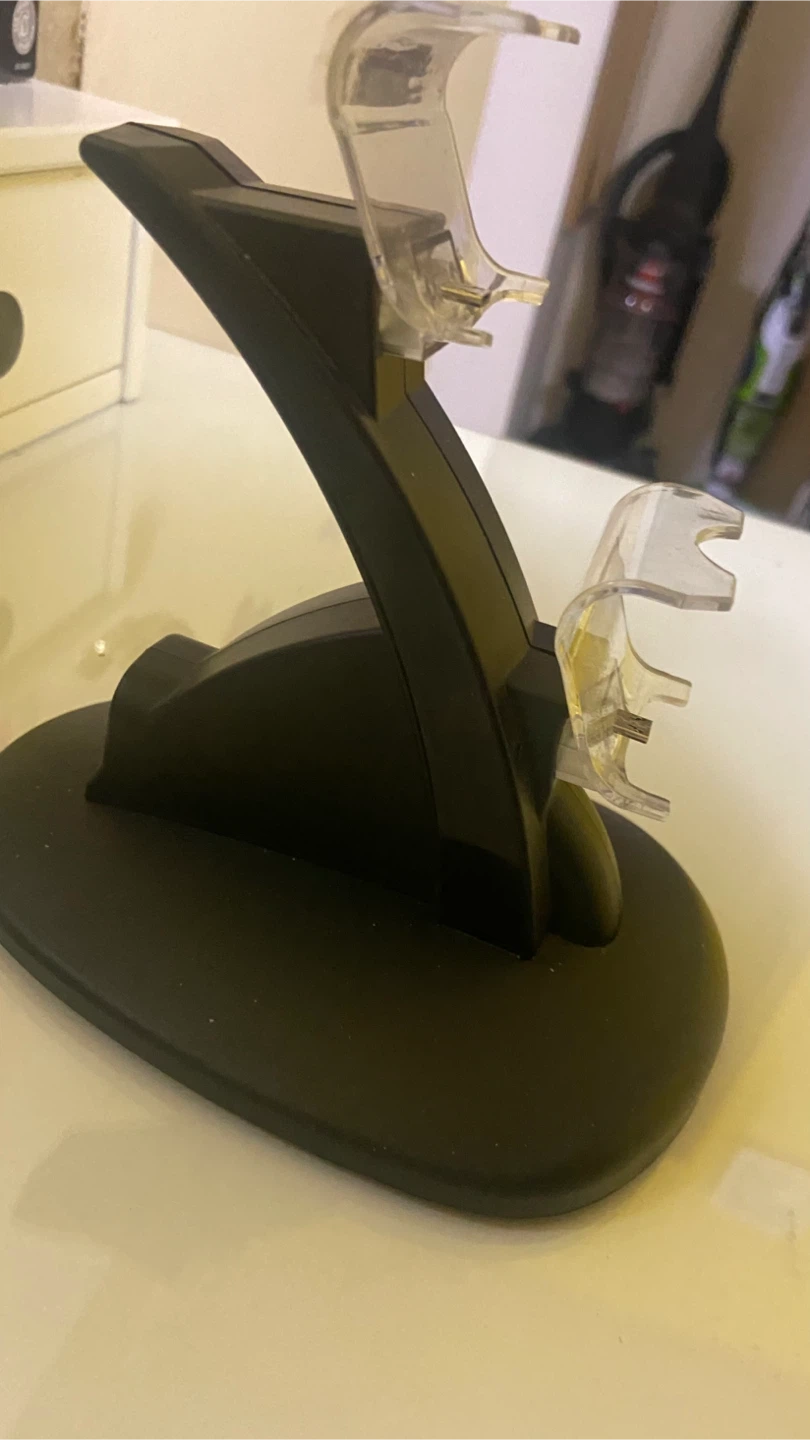 PS4 CHARGING STAND