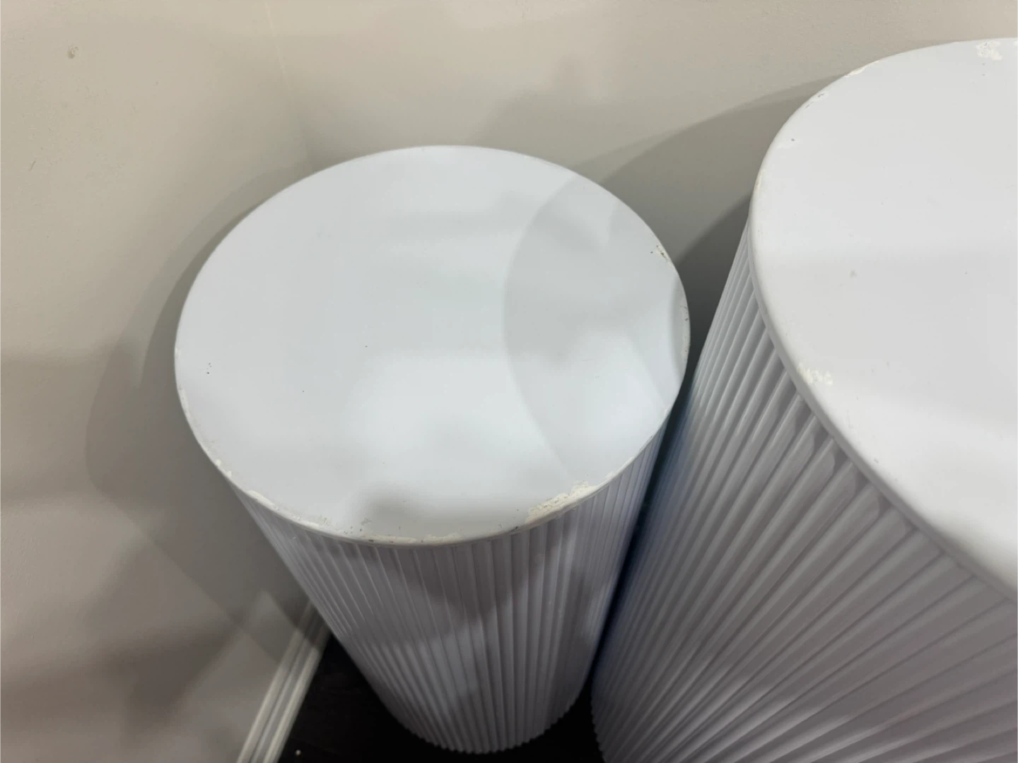 Set of 3 White Ripple Pedestal Stands/ Plinths - photo 4