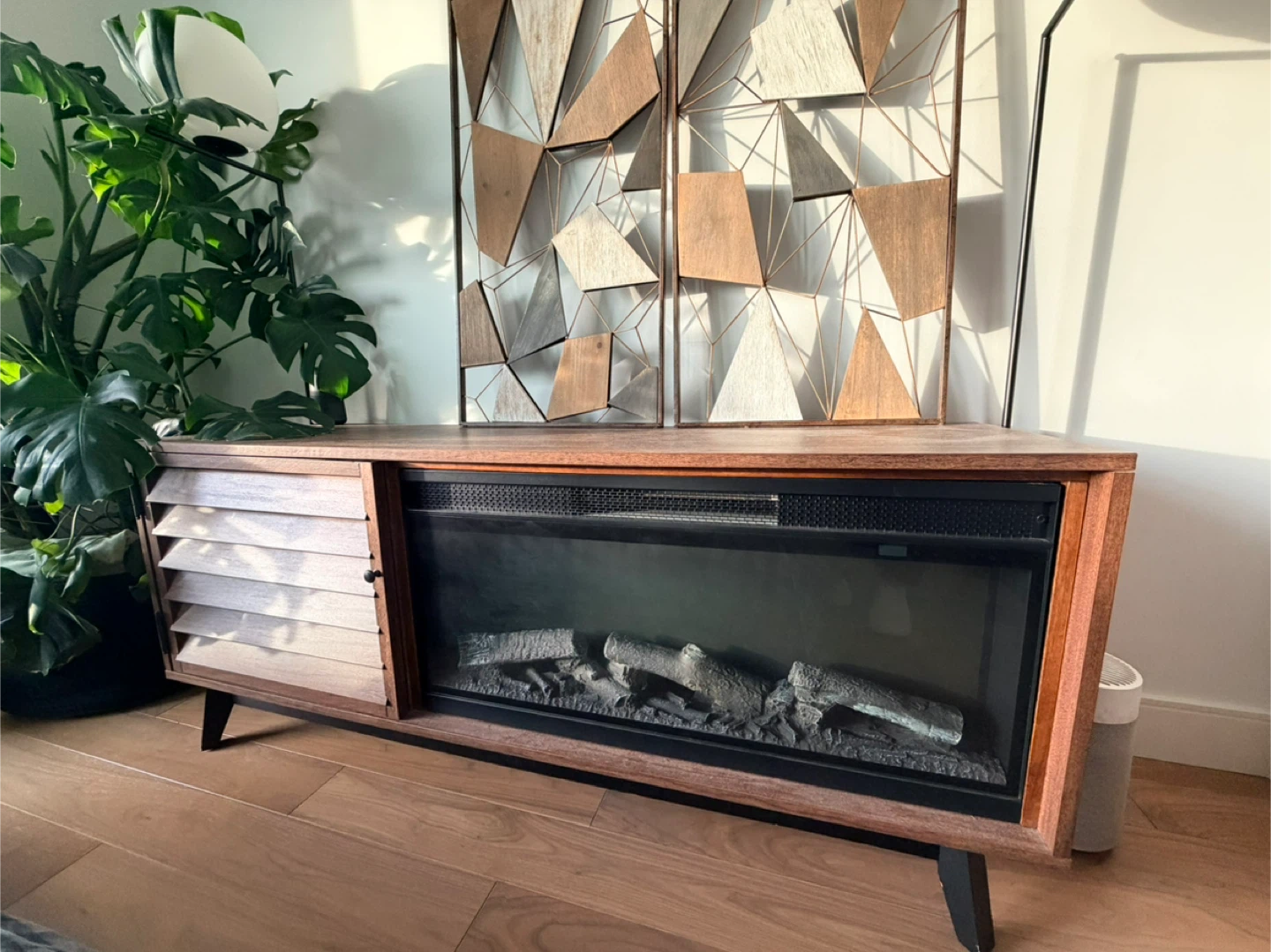 Mcm / japandi Walnut Wood Media Console with Electric Fireplace - photo 4