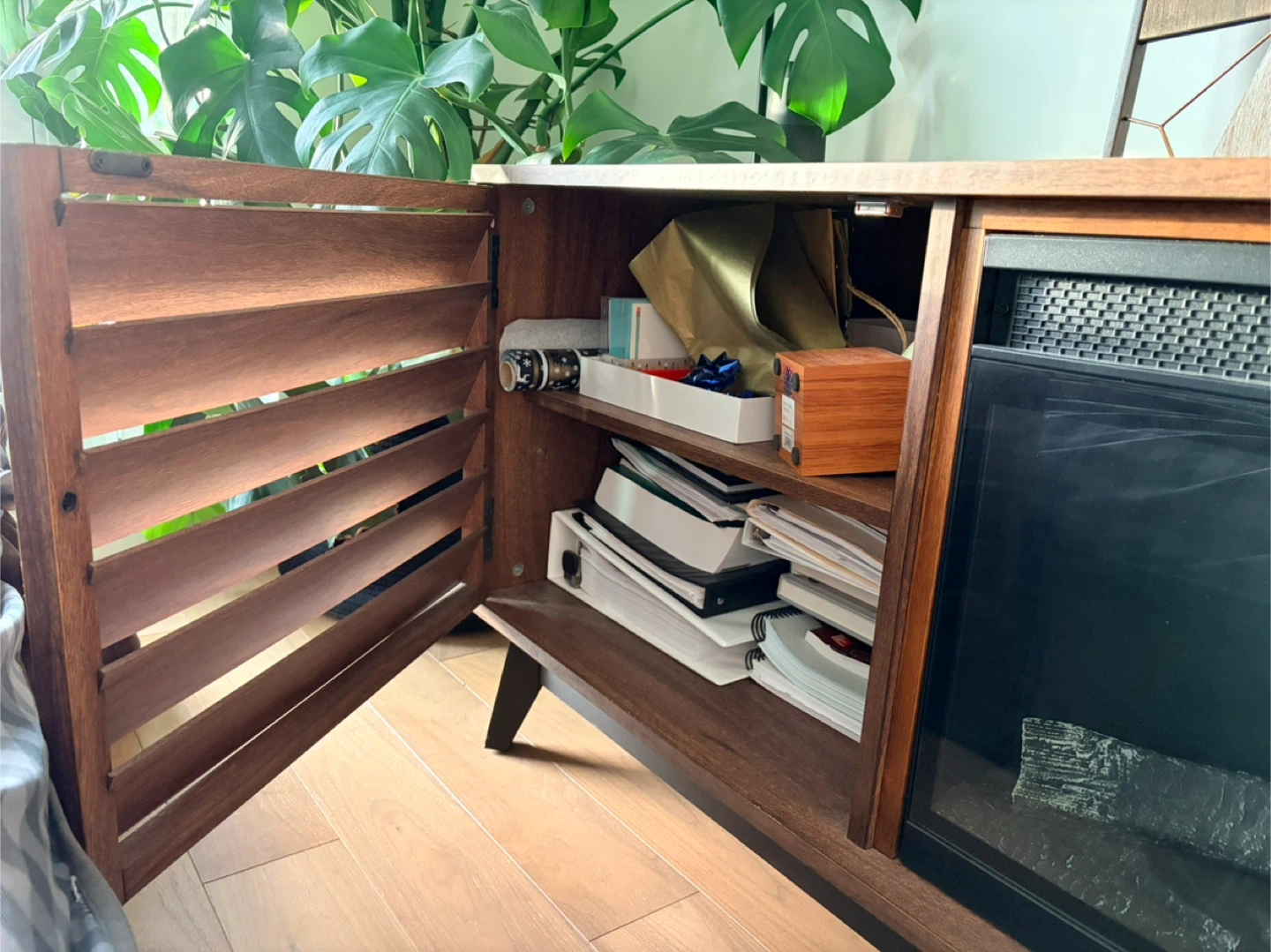 Mcm / japandi Walnut Wood Media Console with Electric Fireplace - photo 3