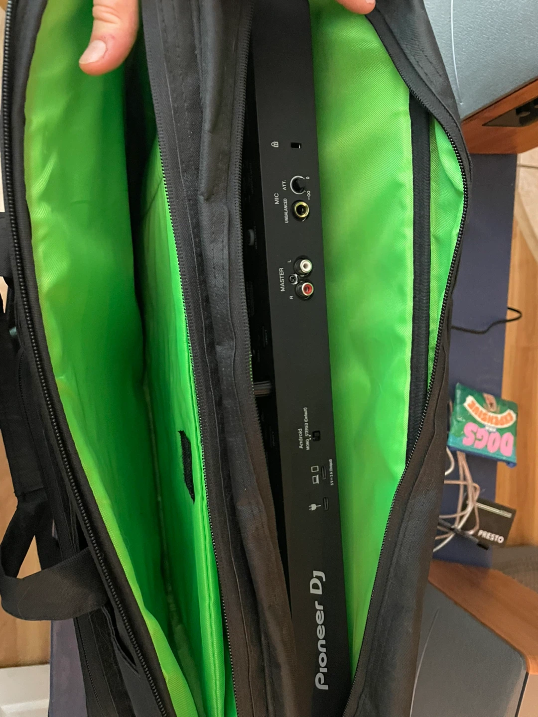 Pioneer DJ DDJ-FLX4 DJ Controller with Travel Bag - photo 3