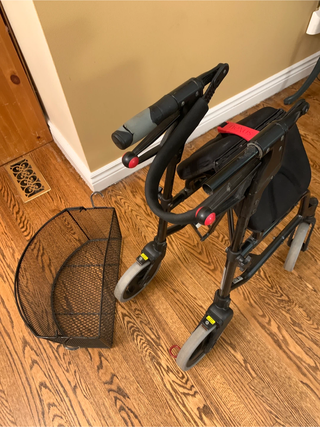 Nexus Walker with Seat and Basket - photo 2