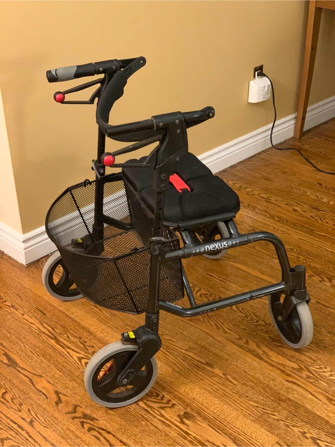 Nexus Walker with Seat and Basket
