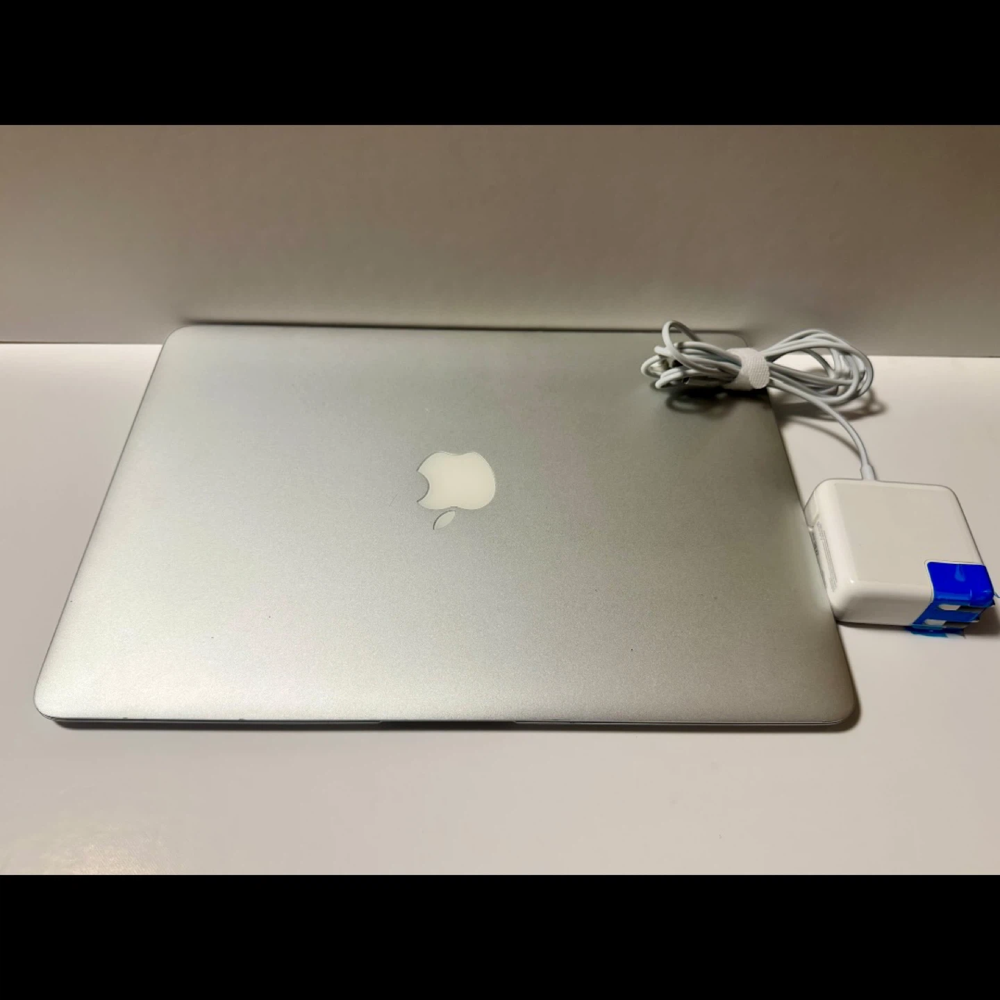 Apple MacBook Air Laptop (2017) - photo 2