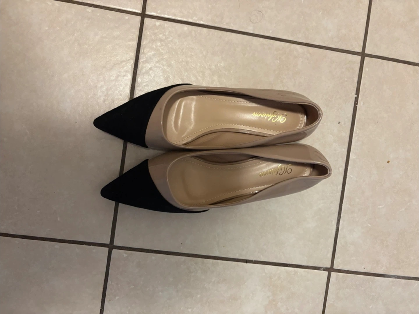 Women'spointed toe pumps and velvet flats - photo 2