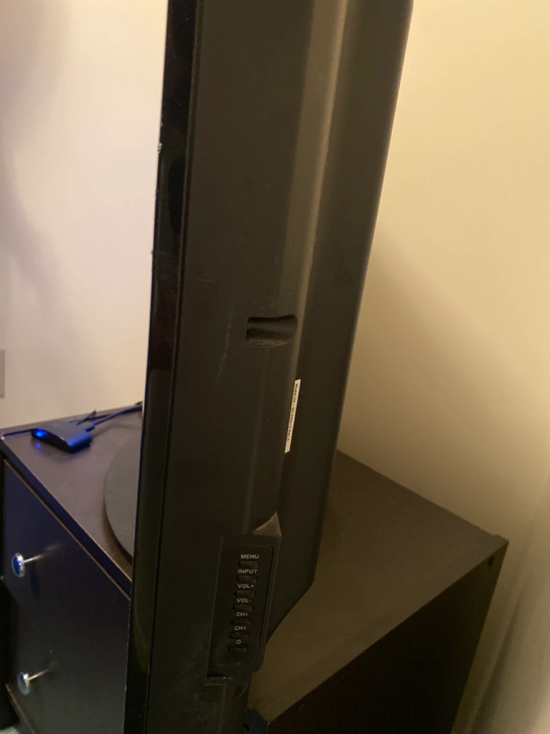 Roku Streaming Stick & Dynex TV - photo 2