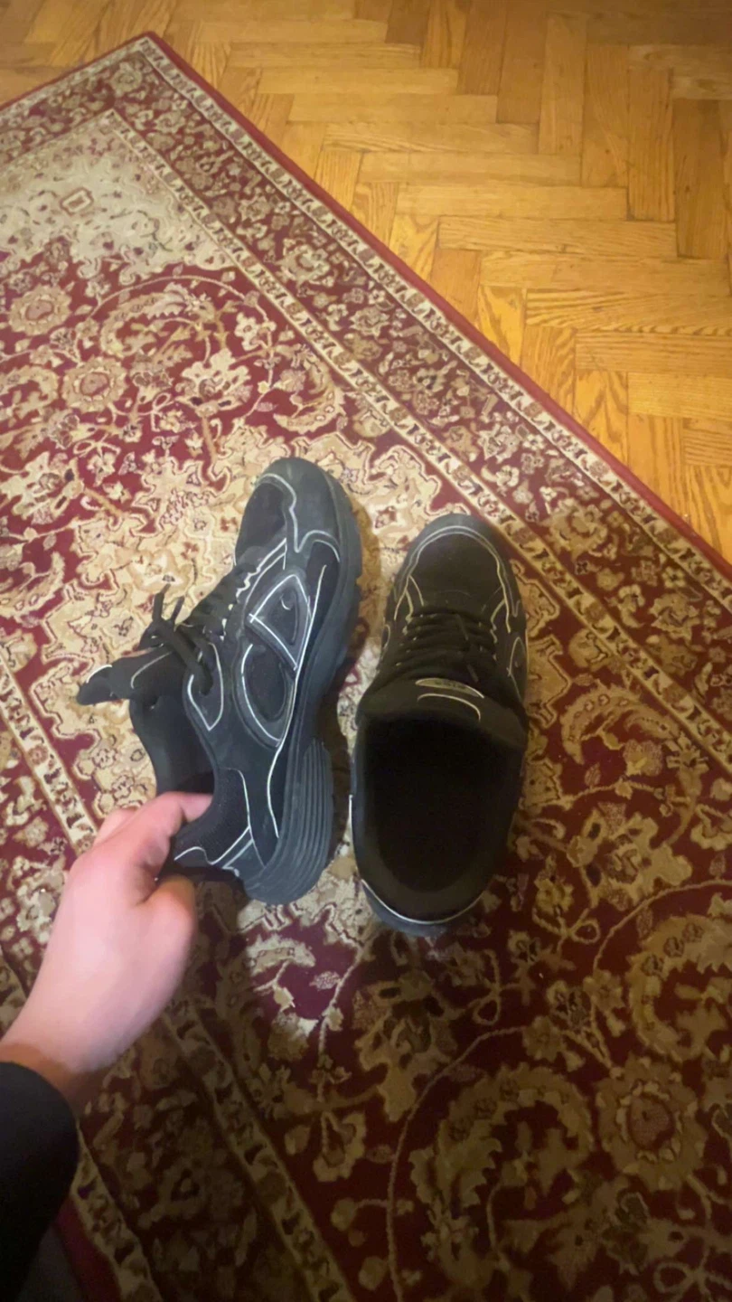 Black Etnies Sneakers