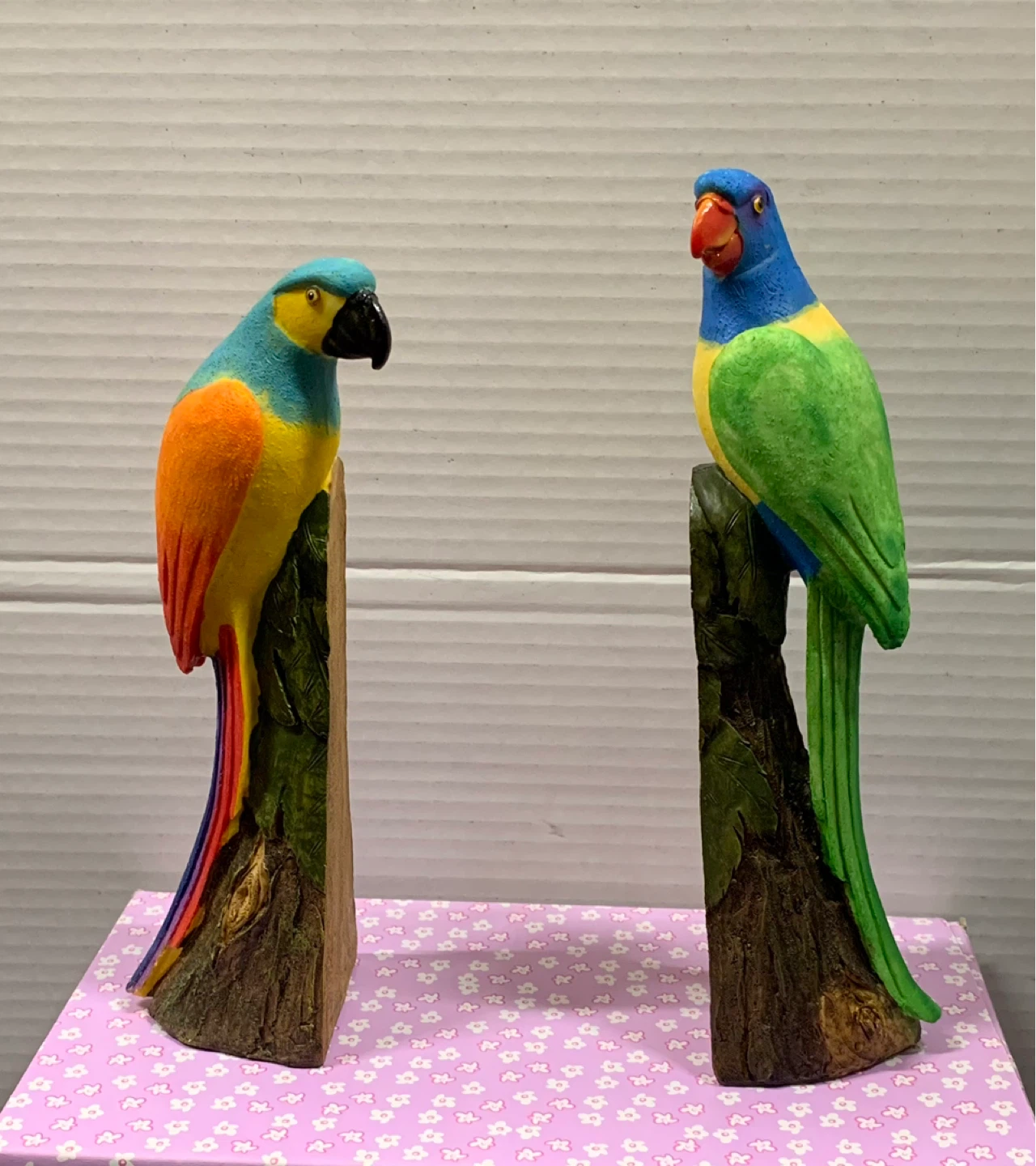 Decorative Parrot Figurines (Set of 2)