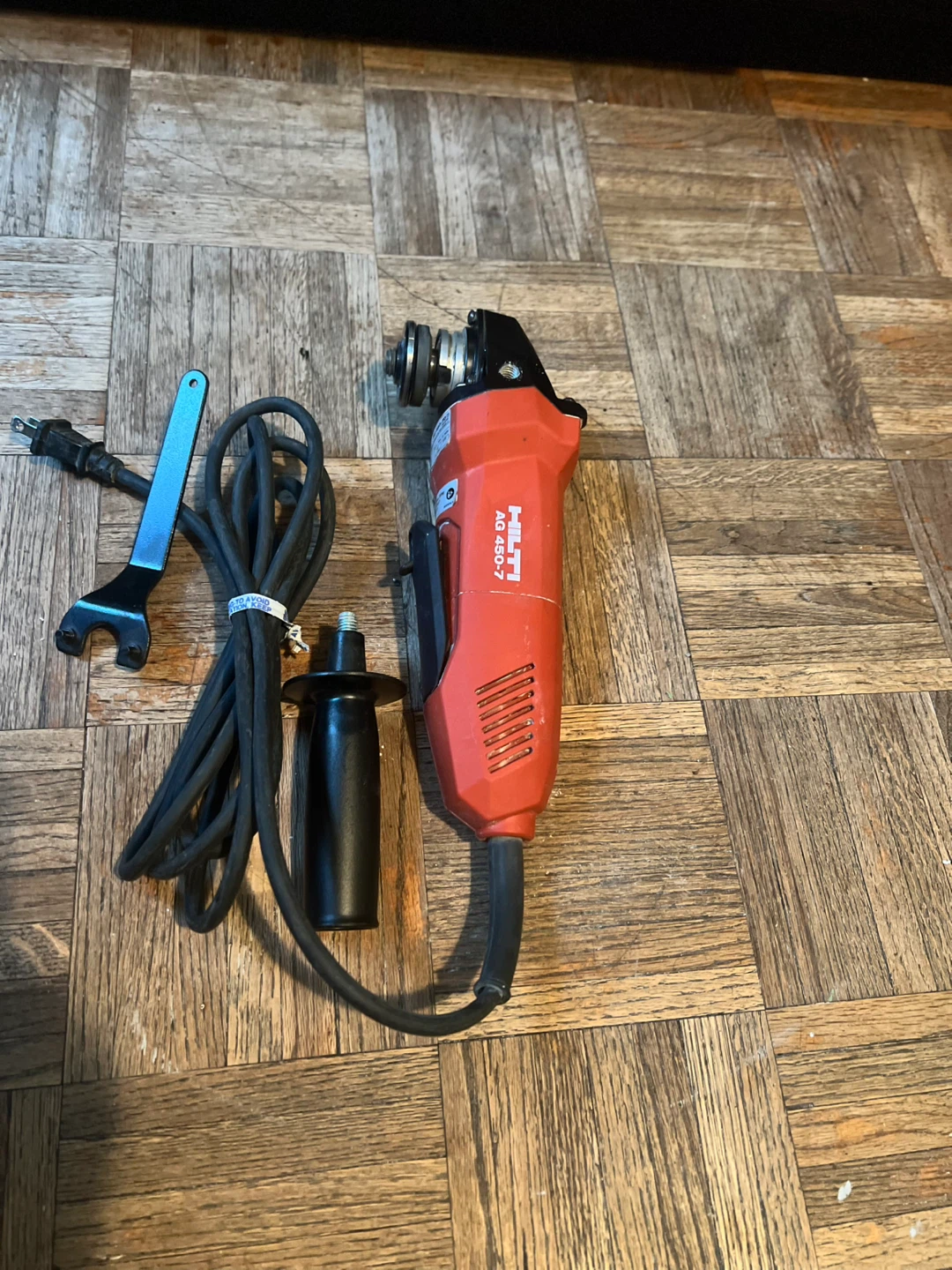 Hilti AG 450-7 Angle Grinder with Accessories - photo 3