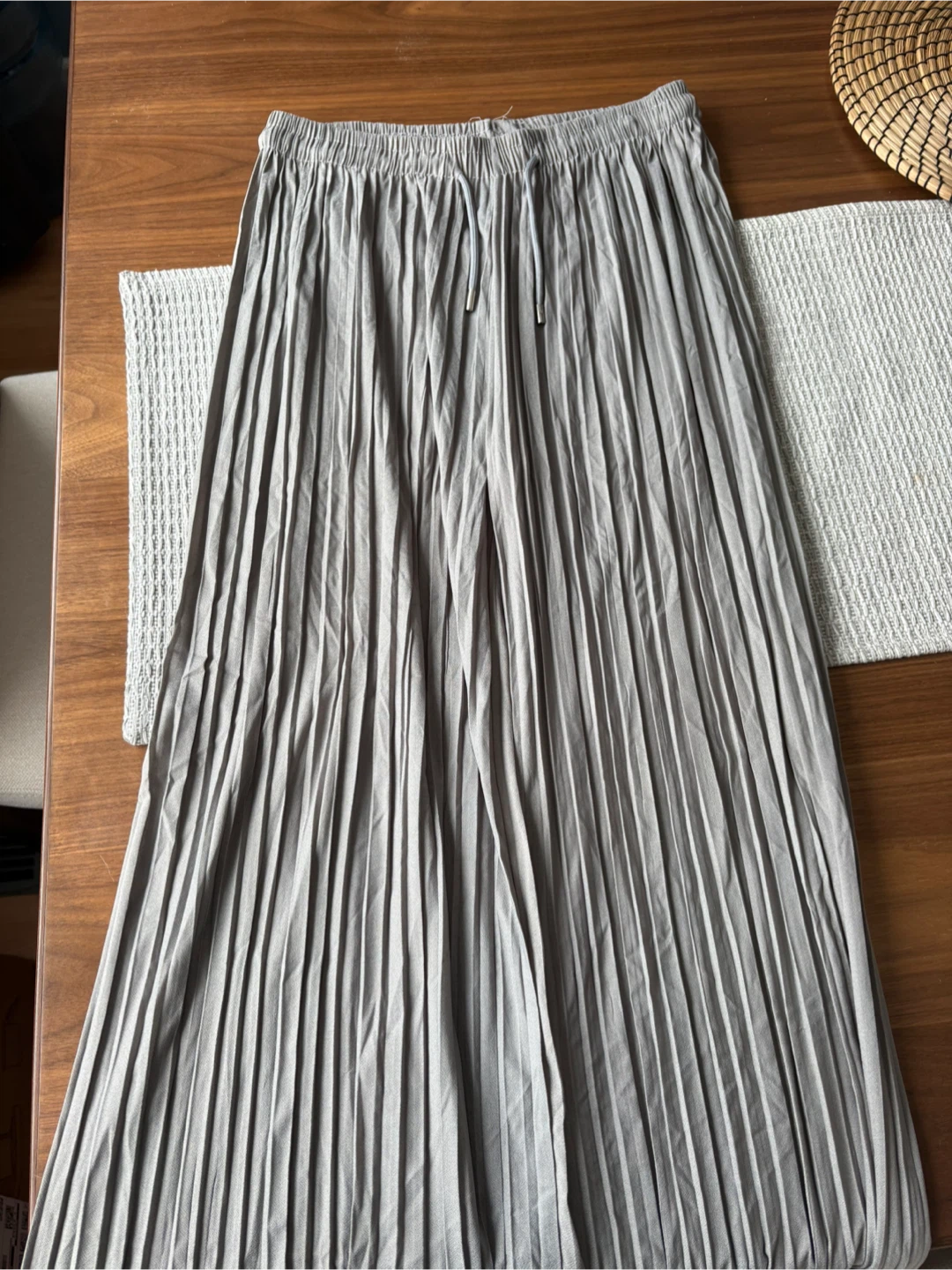 Women’s Grey Flowy and Stretchy Dress Pants - Size M/L