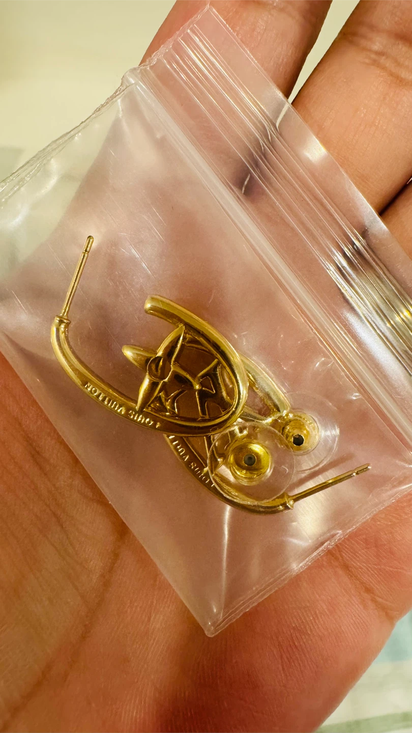 Louis Vuitton 24k GP Hoop Earrings - photo 2