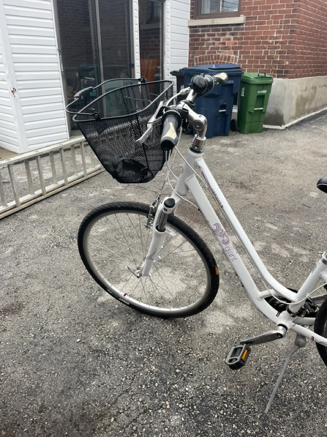 Giant Flourish 2 Women's Hybrid Bike - photo 4