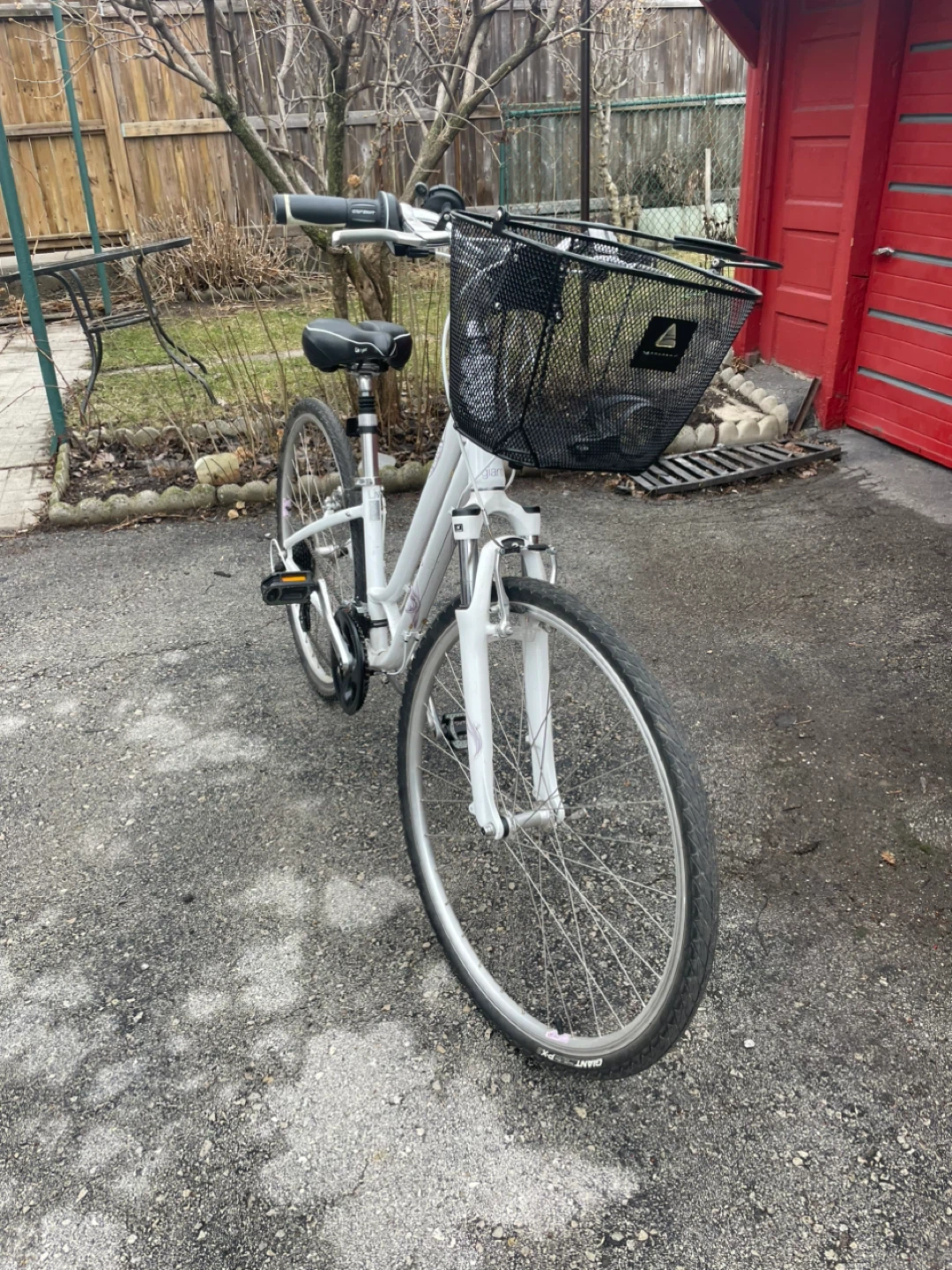 Giant Flourish 2 Women's Hybrid Bike