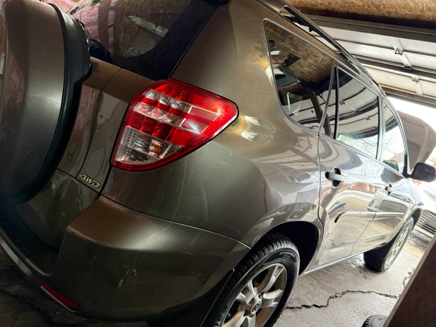 Toyota RAV4 SUV - photo 4