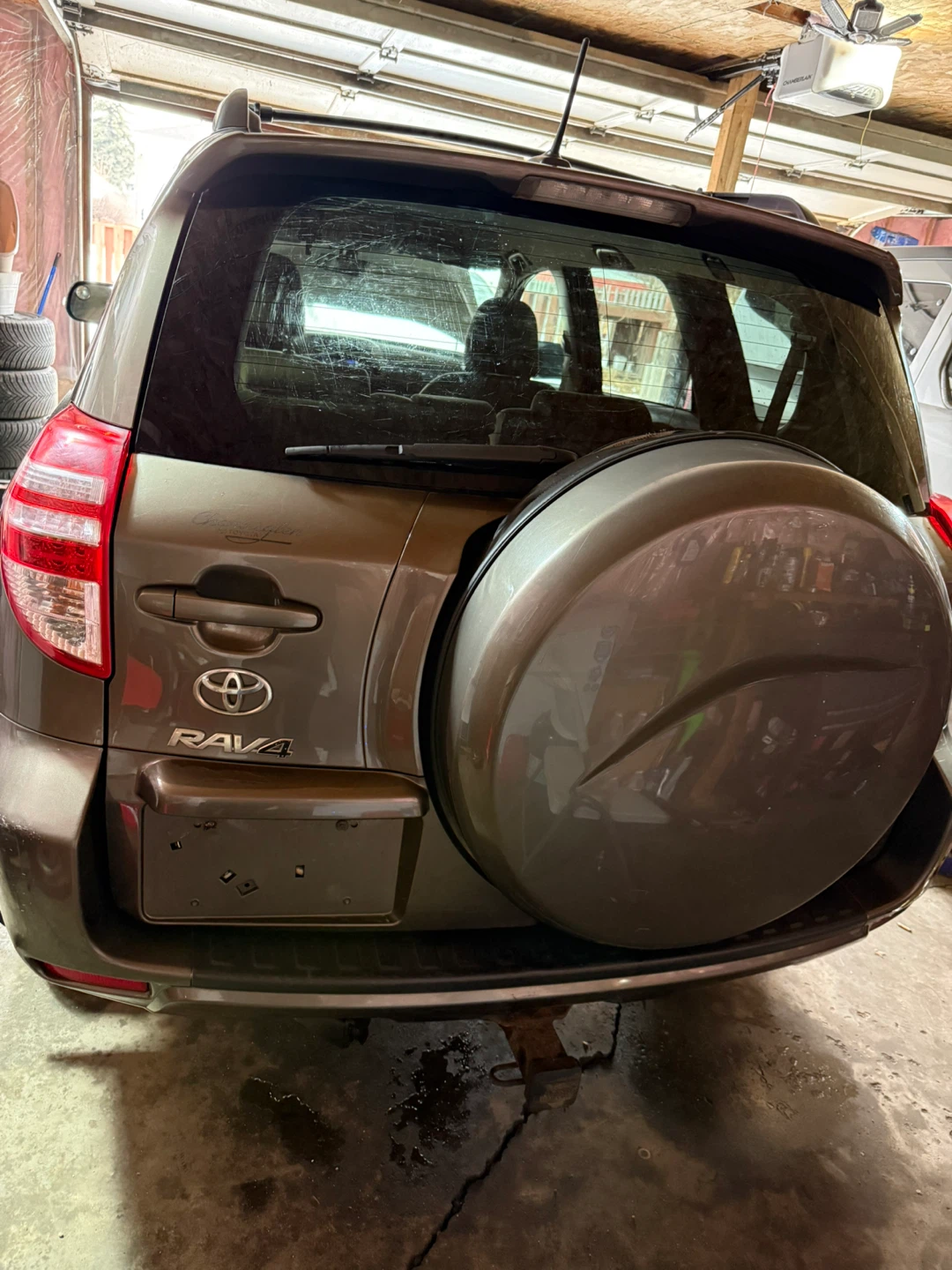 Toyota RAV4 SUV - photo 3