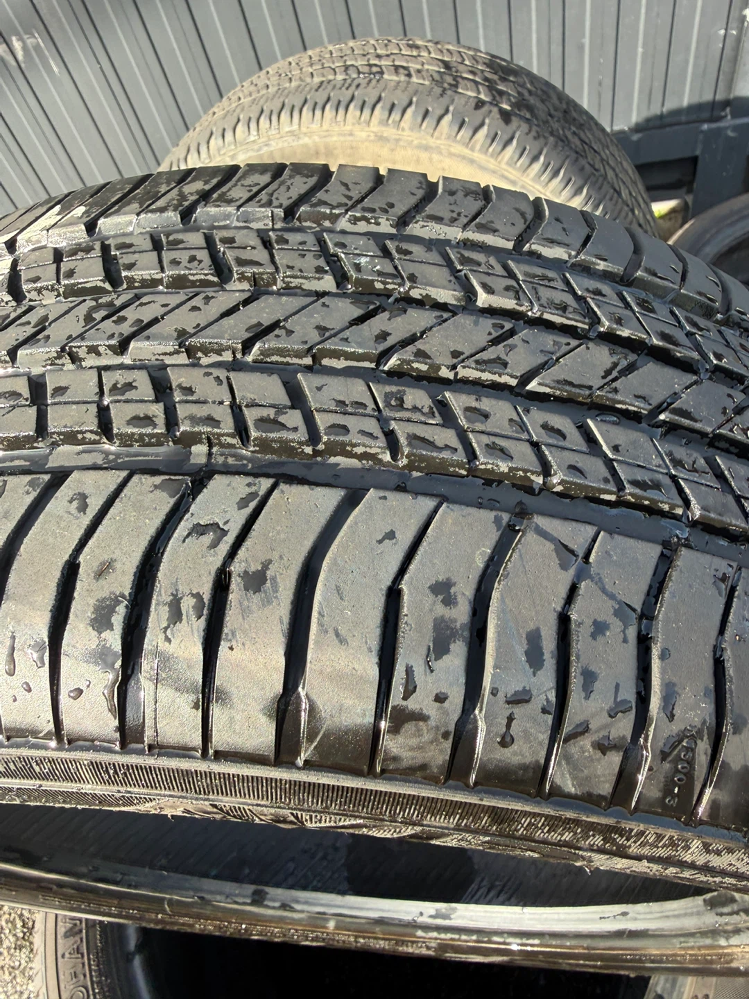 Yokohama Avid S34   P215-50R18- 92V - photo 2