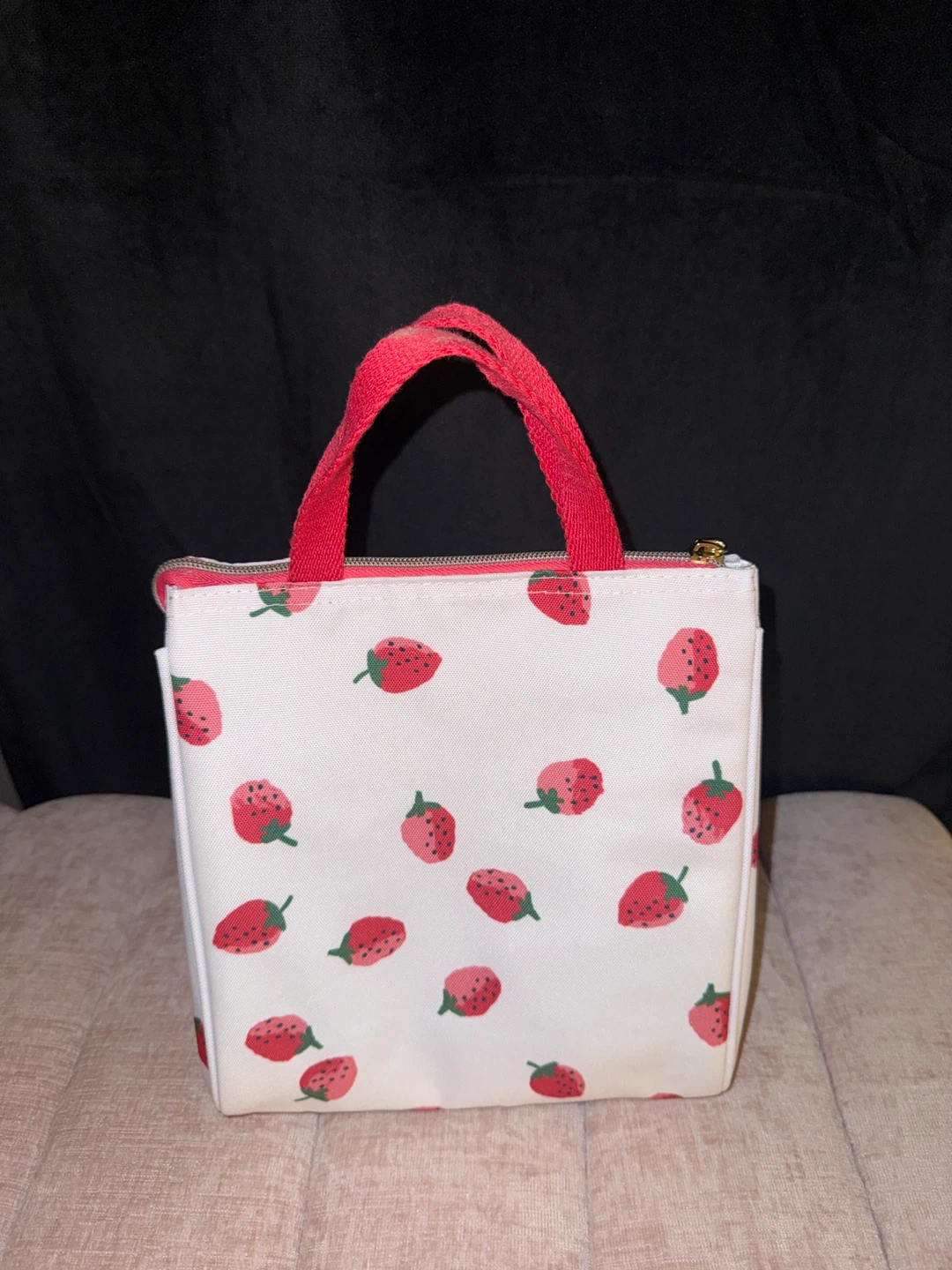 Kate Spade New York Strawberry Lunch Bag - photo 3