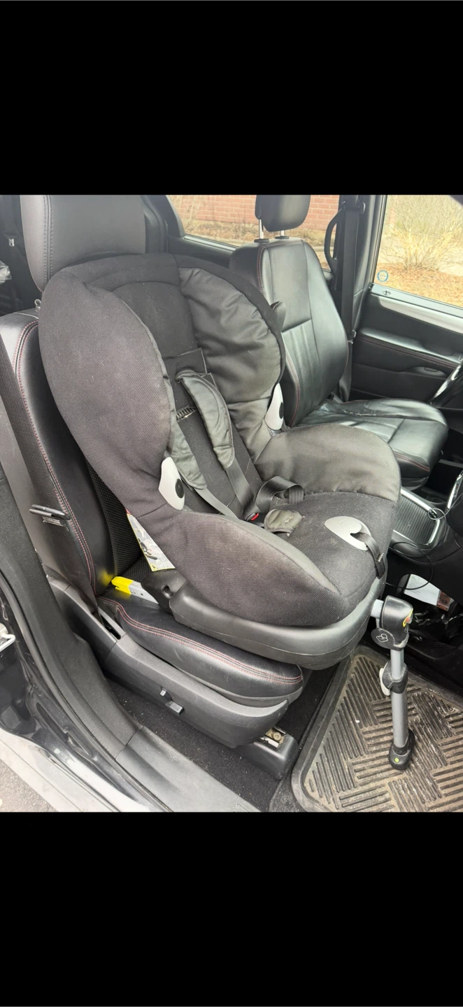 Maxi-Cosi Carseat with Load Leg Stability