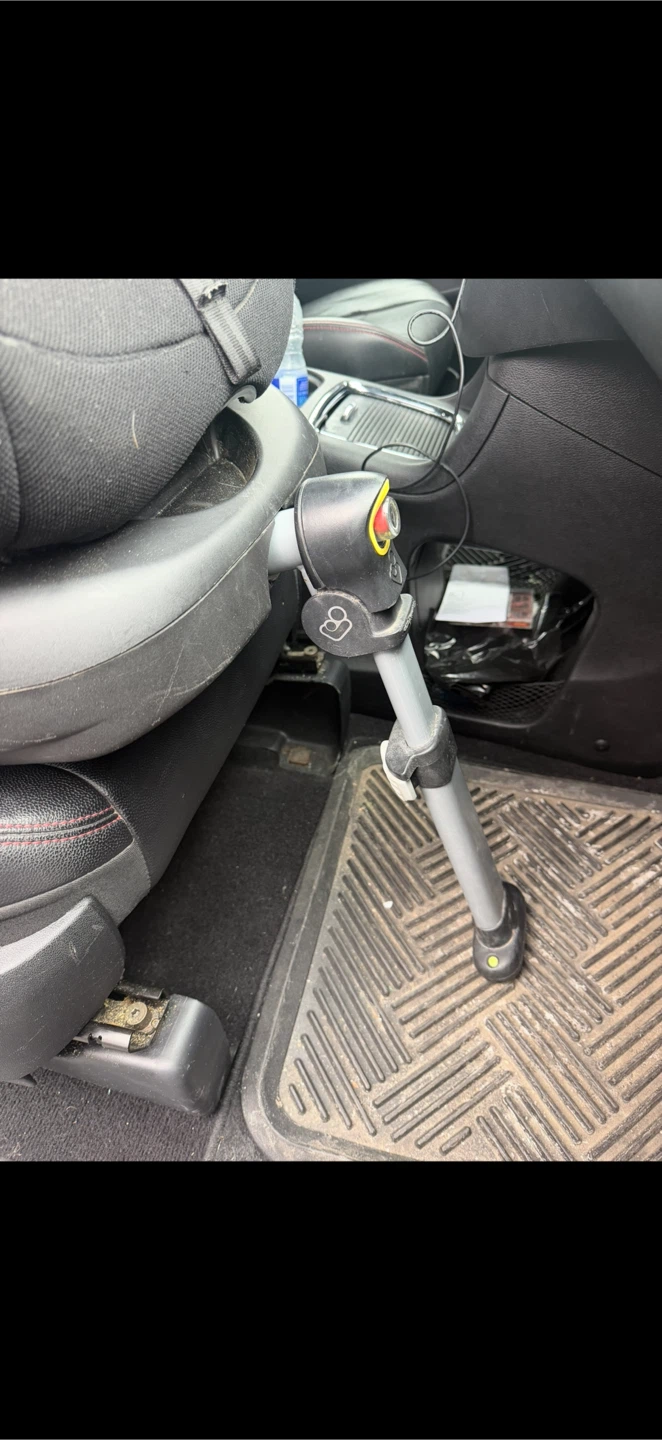 Maxi-Cosi Carseat with Load Leg Stability - photo 4