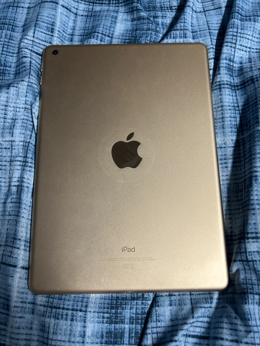 Apple iPad - photo 2