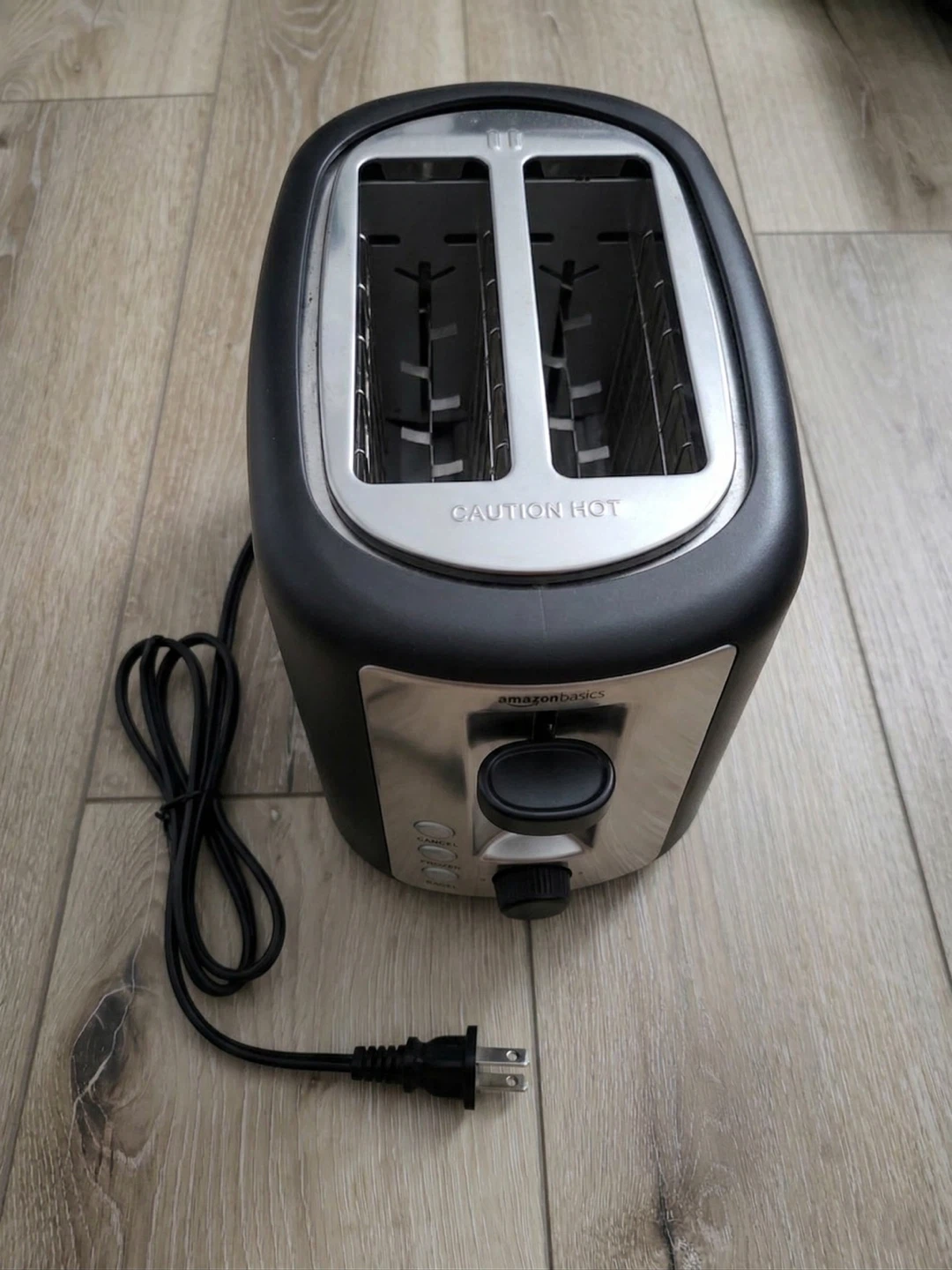 Amazon Basics 2-slice toaster