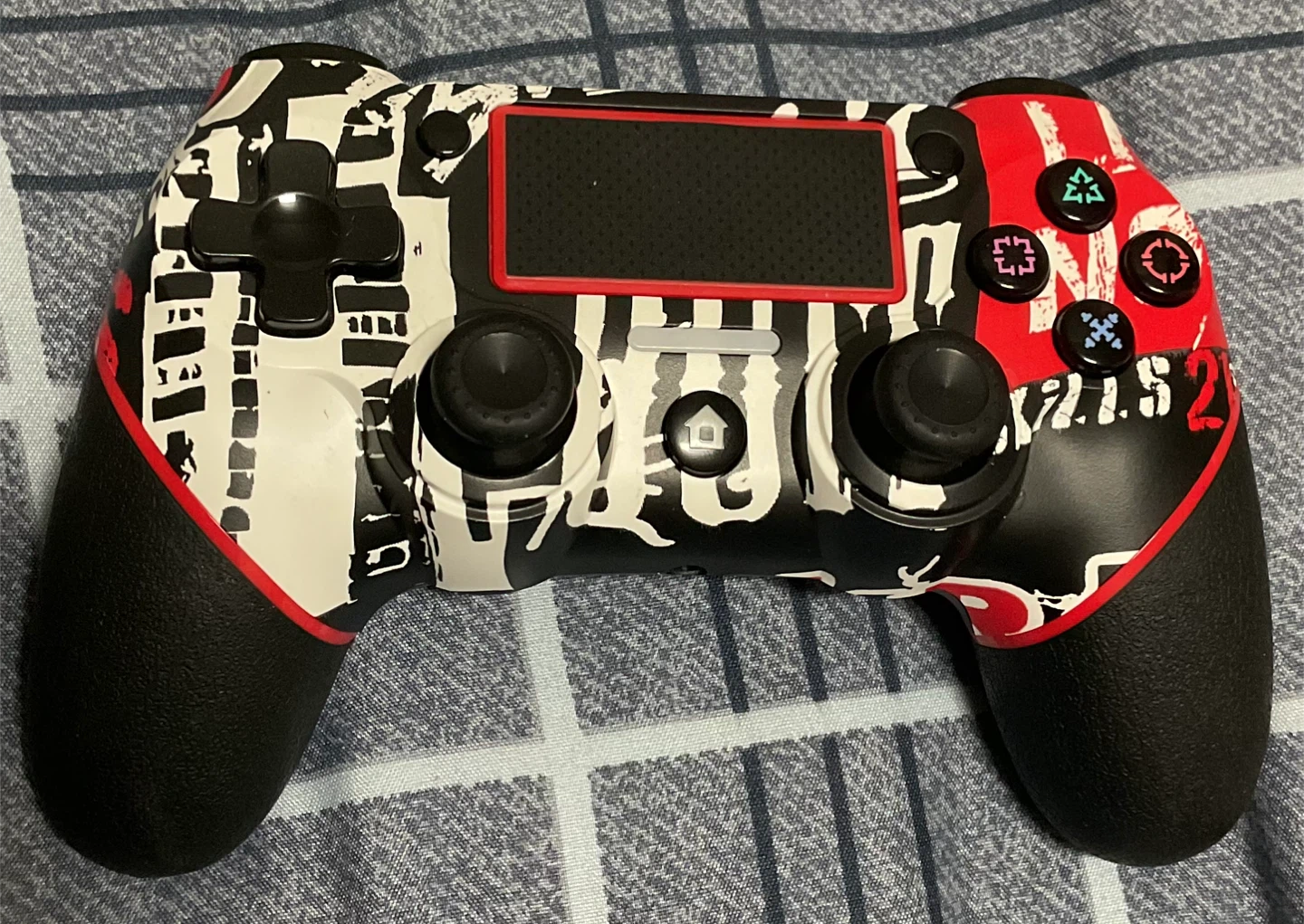 PS4 controller