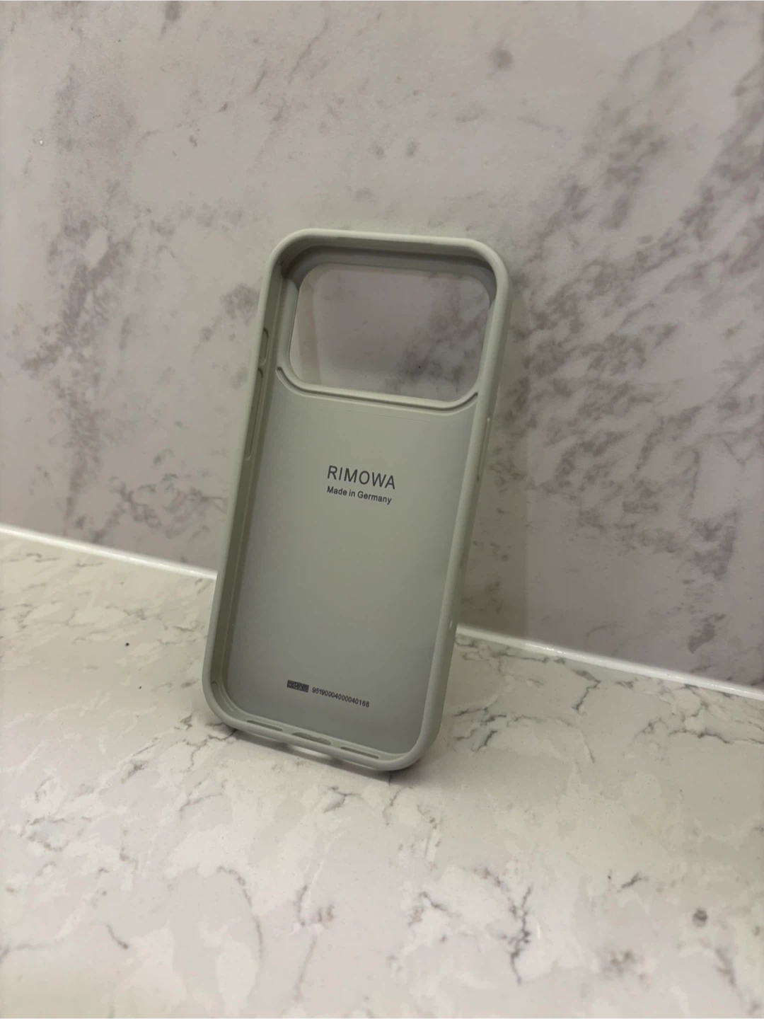 Rimowa iPhone 17 Pro / Pro Max cases - photo 3