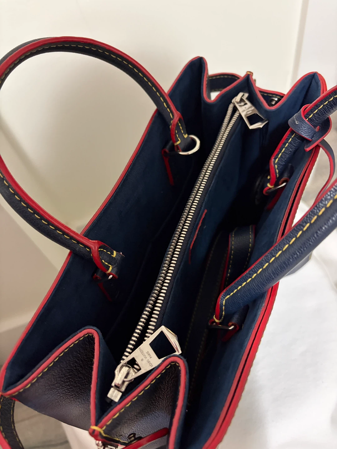Louis Vuitton Navy Epi Leather Twist Tote - photo 5