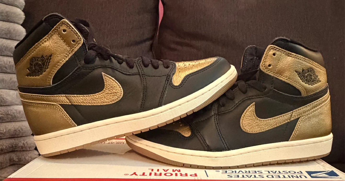 Air Jordan 1 High OG "Black Gold" Sneakers