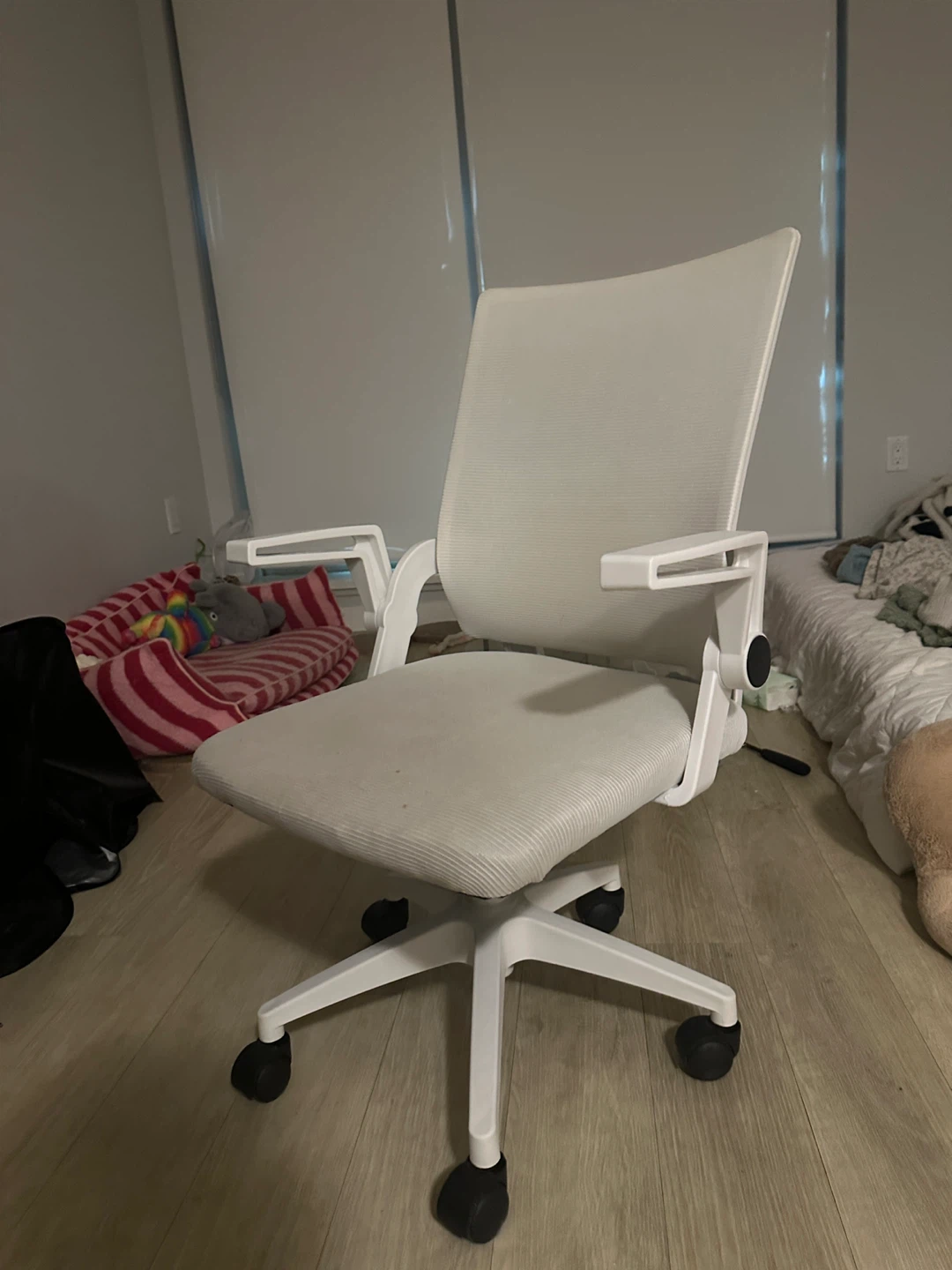 White Rolling Office Chair (Flip-up Armrests) - photo 2