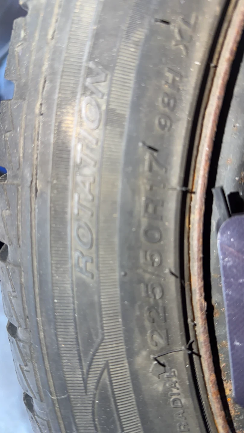 4 Winter Tires - 225/50R17 98H XL - photo 3