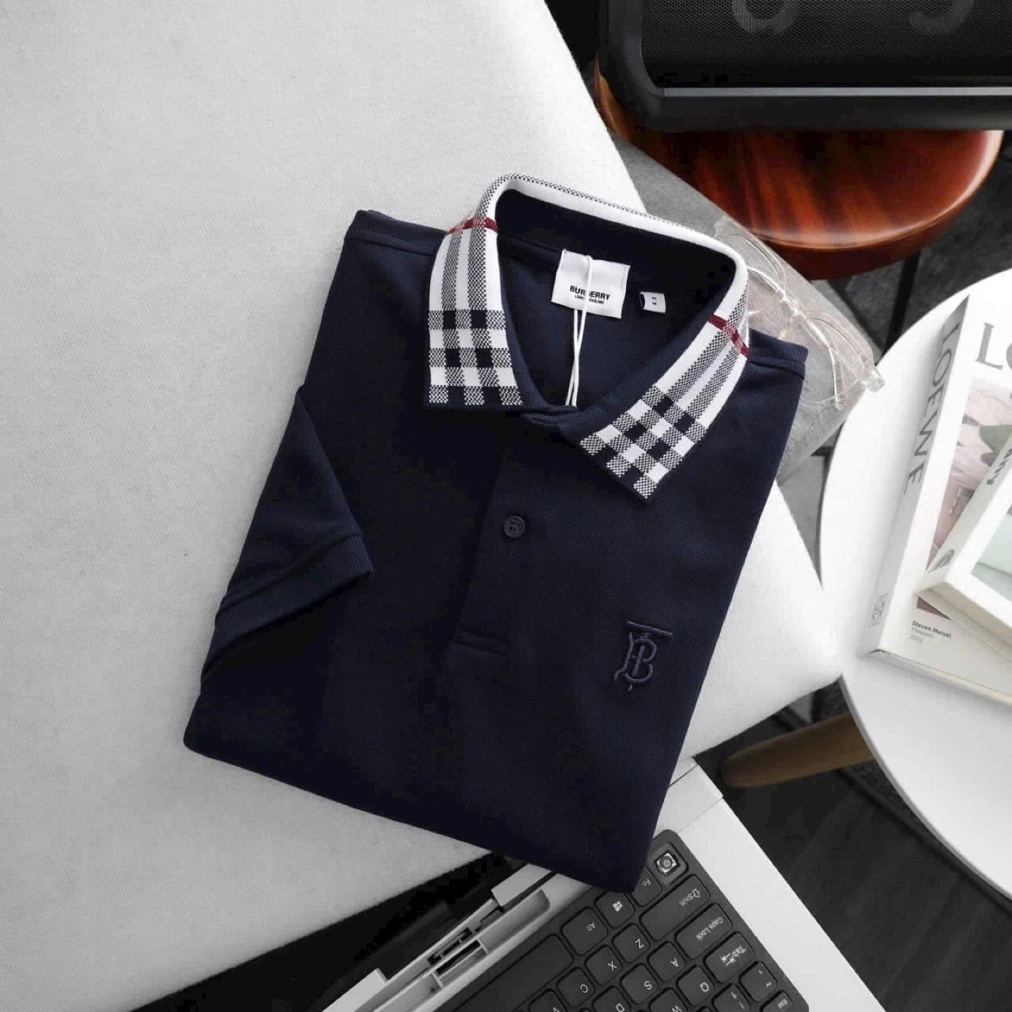 Burberry - t shirts for summer