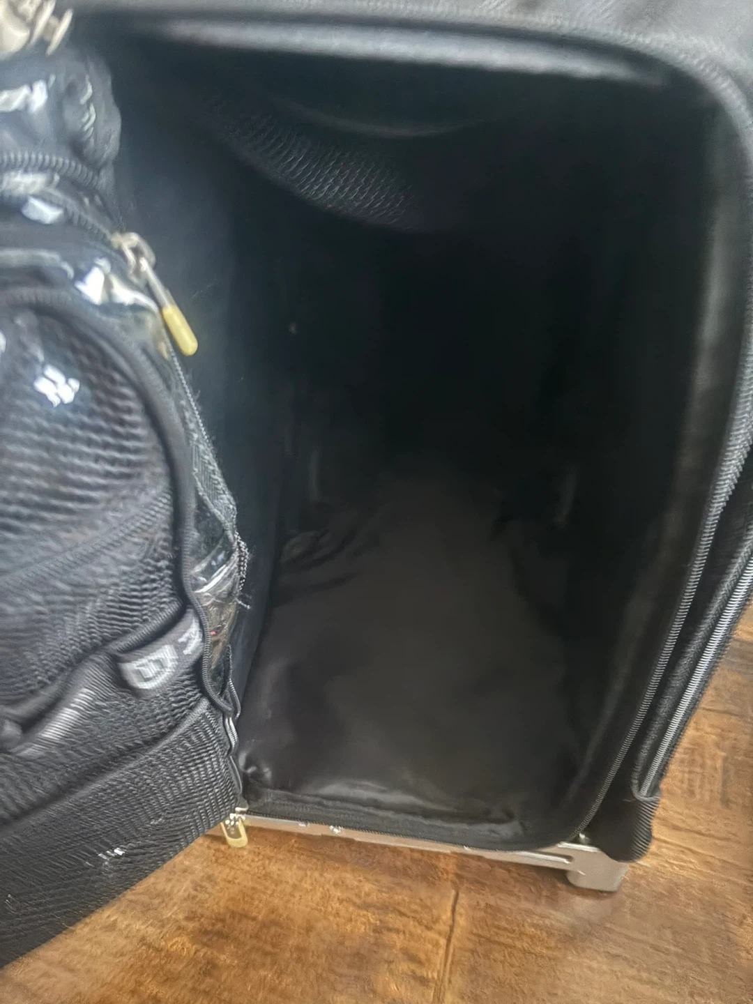 Zuca Black Rolling Luggage - photo 4