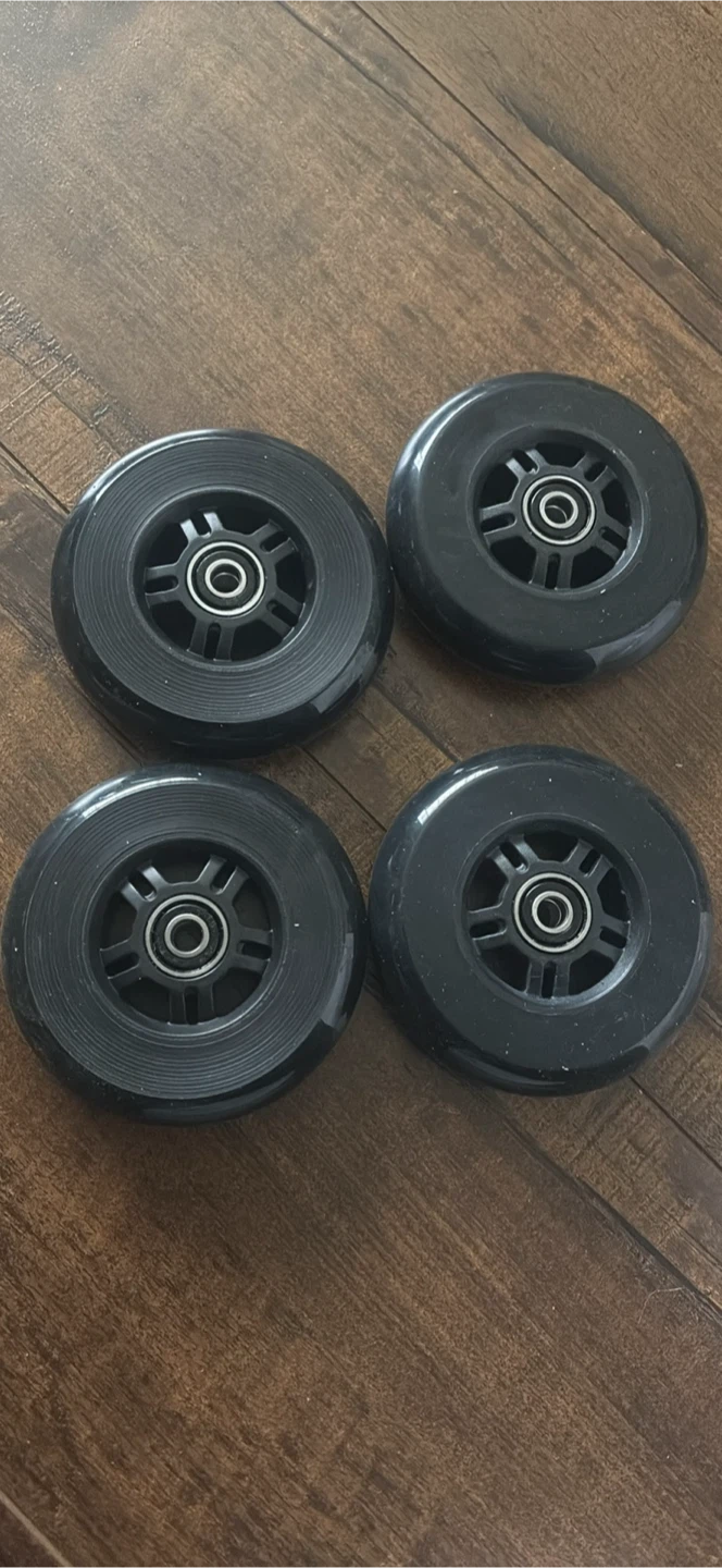 Black Rollerblade Wheels with Bearings