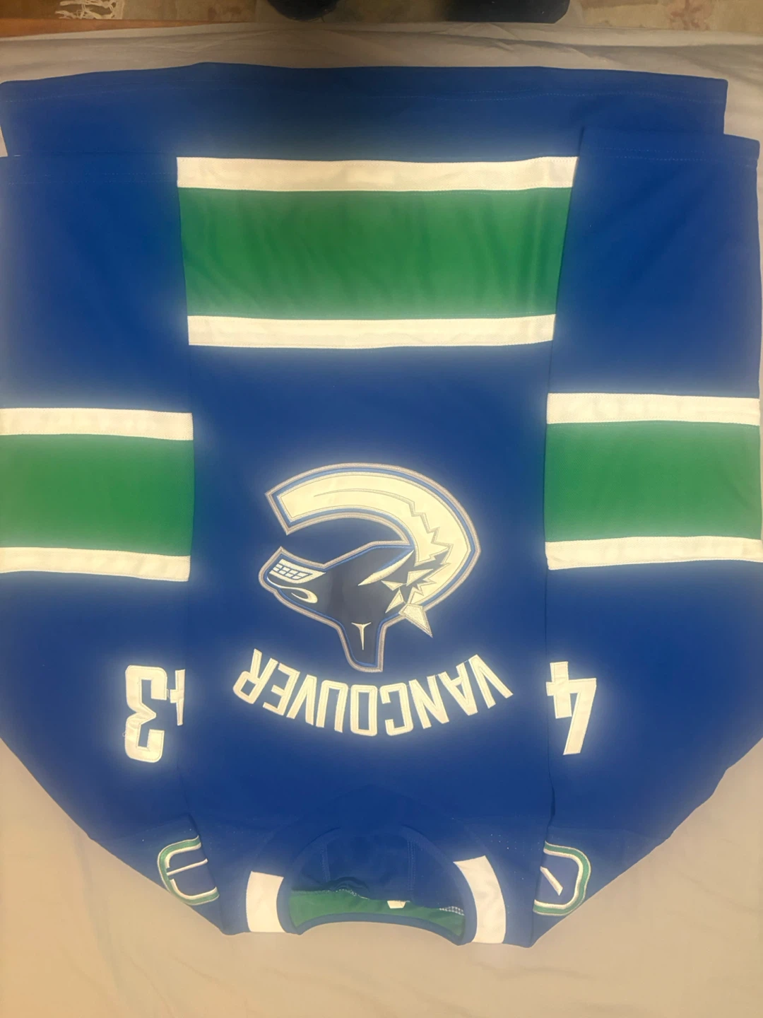 Vancouver Canucks Jersey - Hughes #43 - photo 3